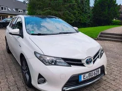 Weiß Gebraucht 2014 Toyota Auris Comfort Limousine | 9.300 € (Fairer Preis)