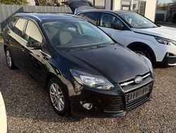 Schwarz Gebraucht 2015 Ford Focus Titanium Limousine | 3.650 € (Superpreis)