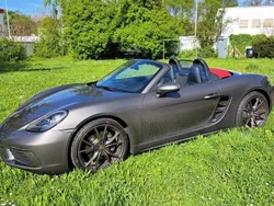 Grau Gebraucht 2017 Porsche 718 Cabrio | 55.555 €