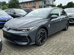 Grenadillschwarz meta... Neu 2025 VW Golf VIII R-line Limousine | 31.790 € (Superpreis)