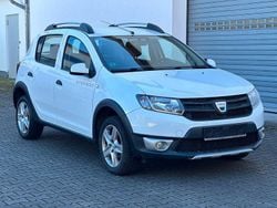 Weiß Gebraucht 2014 Dacia Sandero Stepway Ambiance Kleinwagen | 5.990 € (Fairer Preis)
