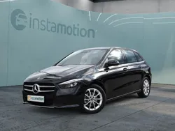 Schwarz Gebraucht 2021 Mercedes B200 Van / Kleinbus | 36.550 €