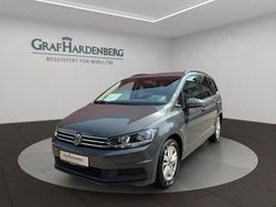 Grau Gebraucht 2024 VW Touran Comfortline Van / Kleinbus | 31.222 € (Fairer Preis)