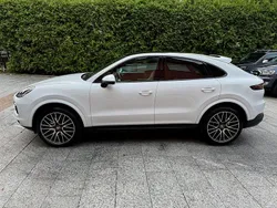 Weiß Gebraucht 2021 Porsche Cayenne Sport SUV | 58.980 € (Superpreis)
