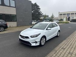 Weiss Gebraucht 2024 Kia Ceed Vision Limousine | 19.290 € (Guter Preis)