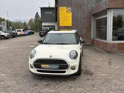 Weiß Gebraucht 2019 Mini ONE Kleinwagen | 17.500 € (Etwas zu teuer)