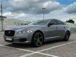 Grau Gebraucht 2012 Jaguar XJ Premium Luxury Limousine | 18.000 € (Etwas zu teuer)