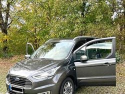 Grau Gebraucht 2021 Ford Tourneo Van / Kleinbus | 17.000 € (Guter Preis)