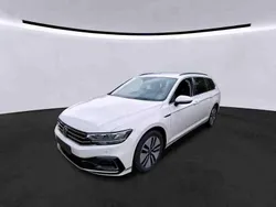 Pure white Gebraucht 2021 VW Passat GTE Kombi | 21.920 € (Superpreis)