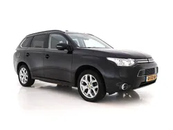 Schwarz Gebraucht 2014 Mitsubishi Outlander P-HEV Instyle SUV | 7.745 €