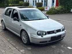 Silber Gebraucht 2000 VW Golf IV Limousine | 1.750 €