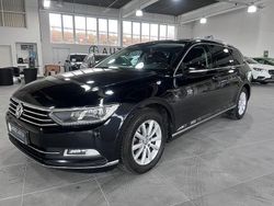Deep black perleffekt (metallic) Gebraucht 2015 VW Passat Highline Kombi | 11.450 € (Guter Preis)
