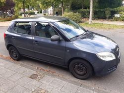 Grau Gebraucht 2010 Skoda Fabia Kleinwagen | 1.250 € (Guter Preis)