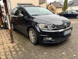 Schwarz Gebraucht 2017 VW Touran Van / Kleinbus | 13.300 € (Teuer)