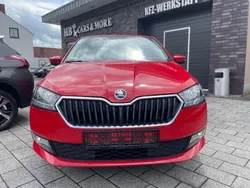 Rot Gebraucht 2019 Skoda Fabia Ambition Limousine | 10.890 € (Guter Preis)
