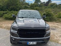 Grau Gebraucht 2020 Dodge Ram Abholung | 40.998 € (Fairer Preis)