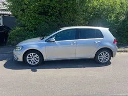 Grau Gebraucht 2017 VW Golf VII Comfortline Limousine | 14.700 € (Fairer Preis)