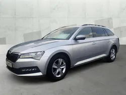 Silber Gebraucht 2022 Skoda Superb Ambition Kombi | 25.380 € (Fairer Preis)