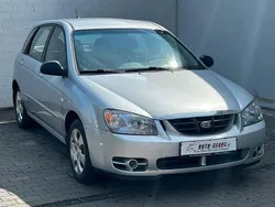 Silber Gebraucht 2005 Kia Cerato LX Limousine | 3.099 € (Teuer)
