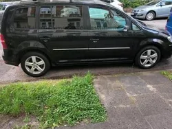 Schwarz Gebraucht 2008 VW Touran Van / Kleinbus | 4.200 € (Fairer Preis)