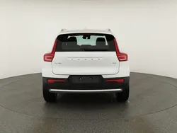 Crystal white perlglanzeffekt Neu 2025 Volvo XC40 Core SUV | 37.995 € (Superpreis)