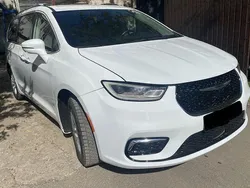 Weiß Gebraucht 2021 Chrysler Pacifica Touring SUV | 17.500 €