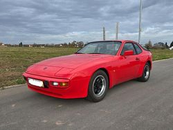 Rot Gebraucht 1982 Porsche 944 Coupé | 12.944 €