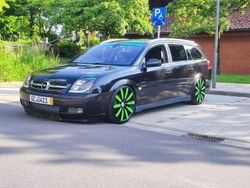 Schwarz Gebraucht 2004 Opel Vectra Kombi | 4.900 €