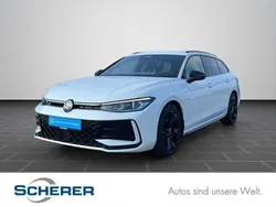 Pure white Gebraucht 2024 VW Passat Style Kombi | 40.900 € (Teuer)