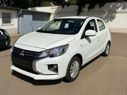 Weiß Gebraucht 2023 Mitsubishi Space Star Select Limousine | 10.900 € (Guter Preis)