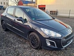 Grau Gebraucht 2012 Peugeot 308 Access Kleinwagen | 2.900 €