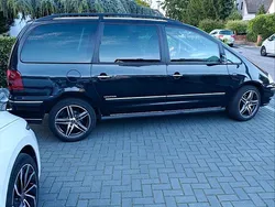 Schwarz Gebraucht 2009 VW Sharan Van / Kleinbus | 3.800 € (Fairer Preis)
