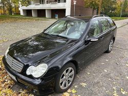 Schwarz Gebraucht 2006 Mercedes C220 Classic Kombi | 2.100 € (Etwas zu teuer)