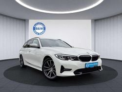 Alpinweiss iii Gebraucht 2021 BMW 320e Sport Line Kombi | 23.999 € (Guter Preis)
