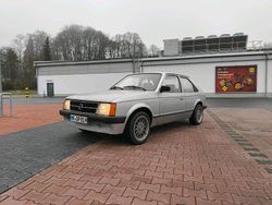 Silber Gebraucht 1982 Opel Kadett Coupé | 2.500 €