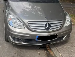 Grau Gebraucht 2006 Mercedes B180 Van / Kleinbus | 2.999 € (Fairer Preis)