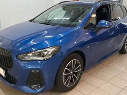 Portimao blau metallic Gebraucht 2023 BMW 216 Active Tourer M Sport Van / Kleinbus | 29.950 € (Fairer Preis)