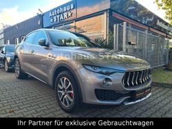 Grau Gebraucht 2018 Maserati Levante SUV | 39.290 € (Superpreis)