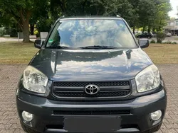 Grau Gebraucht 2005 Toyota RAV4 Edition SUV | 4.900 € (Fairer Preis)