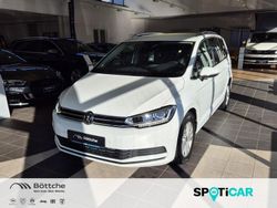 Weiß Gebraucht 2024 VW Touran Van / Kleinbus | 33.990 € (Fairer Preis)