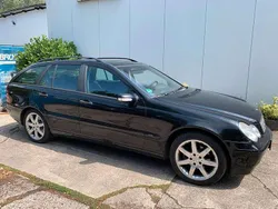 Schwarz unilack Gebraucht 2002 Mercedes C220 Kombi | 4.295 € (Teuer)