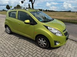 Grün Gebraucht 2011 Chevrolet Spark Kleinwagen | 3.333 € (Fairer Preis)