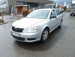 Silber Gebraucht 2010 Skoda Octavia Classic Kombi | 2.250 € (Fairer Preis)