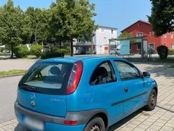 Blau Gebraucht 2001 Opel Corsa Kleinwagen | 1.650 € (Fairer Preis)