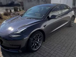 Grau Gebraucht 2023 Tesla Model 3 Limousine | 31.500 € (Fairer Preis)
