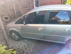 Silber Gebraucht 2009 Opel Meriva Van / Kleinbus | 499 €