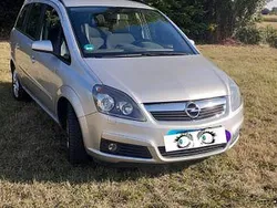 Silber Gebraucht 2007 Opel Zafira Van / Kleinbus | 2.444 € (Guter Preis)