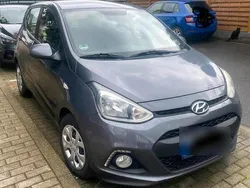 Grau Gebraucht 2015 Hyundai i10 Kleinwagen | 5.850 € (Guter Preis)