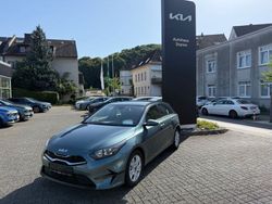 Grau Gebraucht 2025 Kia Ceed Limousine | 27.490 € (Fairer Preis)