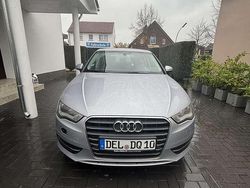 Grau Gebraucht 2015 Audi A3 Ambiente Kleinwagen | 9.200 € (Etwas zu teuer)